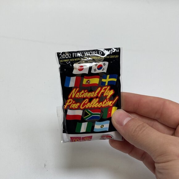 FIFA WORLD CUP 2002 Cameroon National Flag Pin McDonalds Coca Cola 1x2.5” - Picture 7 of 8